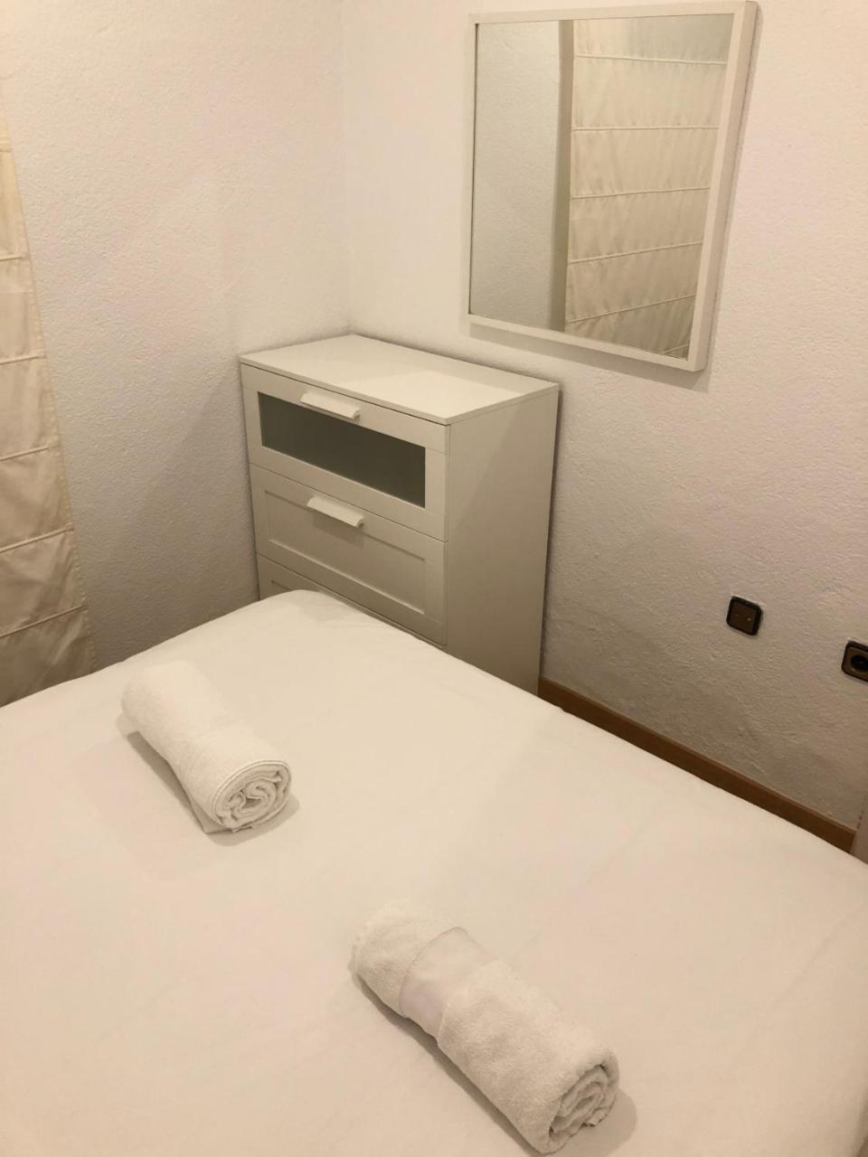 New! Apartment In Sarria Near Metro Barcelone Extérieur photo